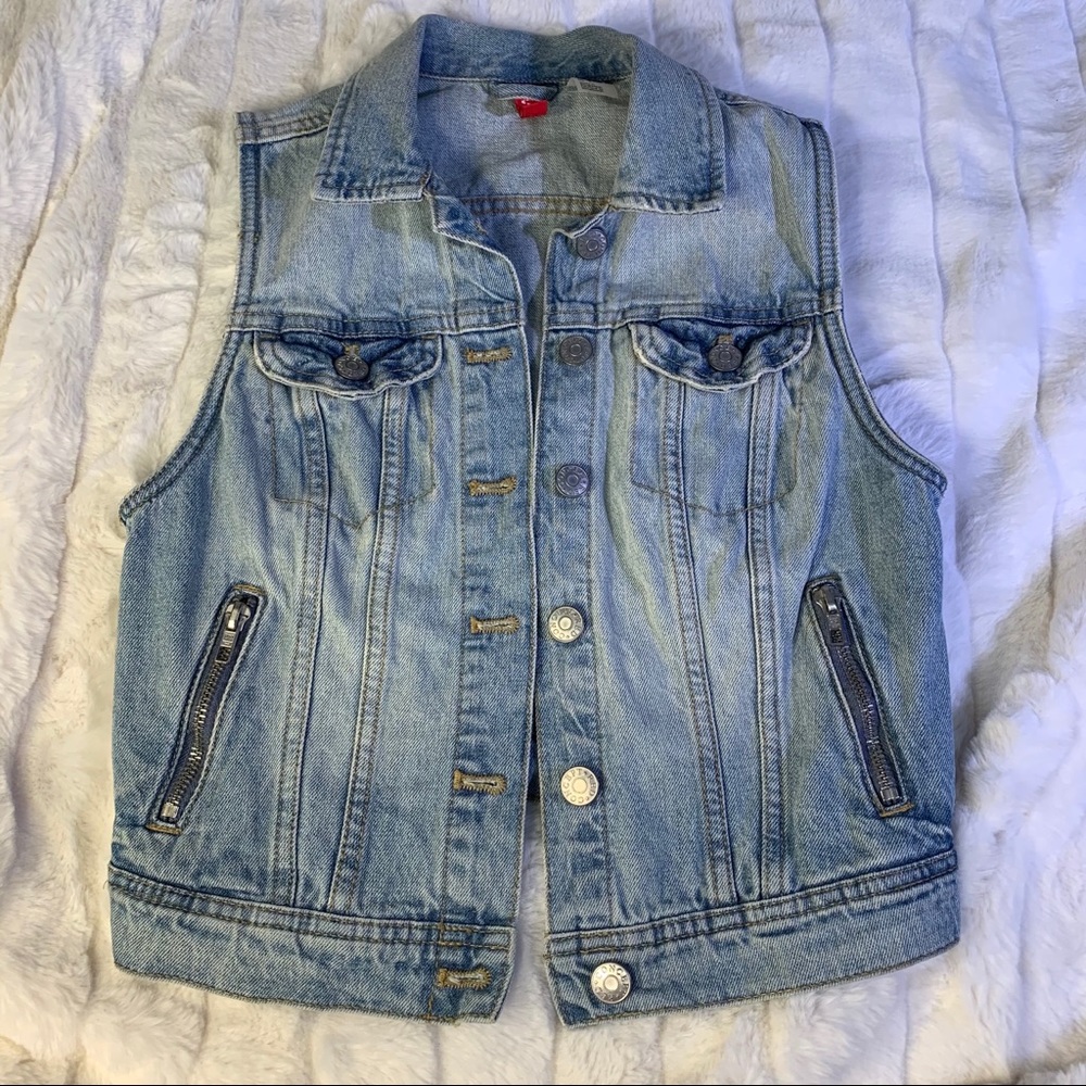 Jean Vest